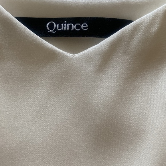 Quince Ivory Washable Stretch Silk V-Neck Cami Medium - Never worn - Picture 7 of 10